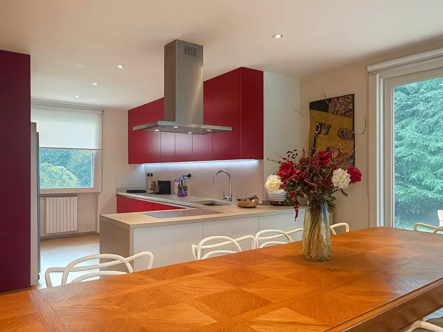 Immagine 6 di Villa in vendita  in Via Madonna della Motta 1 a Dormelletto