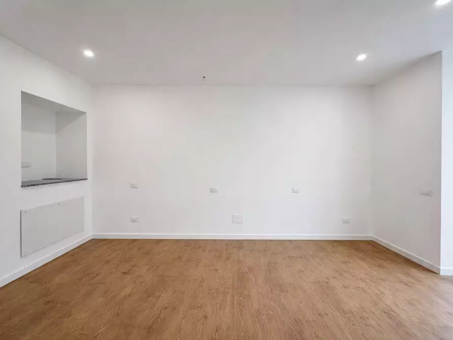 Immagine 10 di Quadrilocale in vendita  in Corso Liberazione 1 a Arona