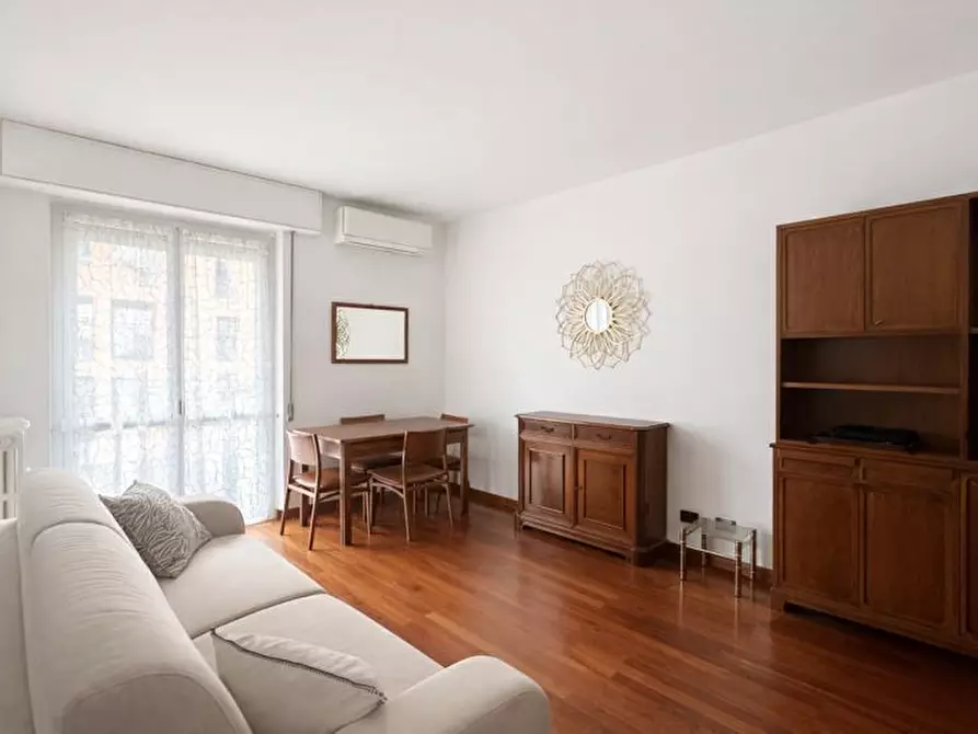 Immagine 2 di Bilocale in affitto  in Via XXIV Maggio 1 a Arona