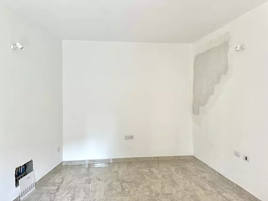 Immagine 12 di Bilocale in vendita  in Via Crosa 1 a Arona