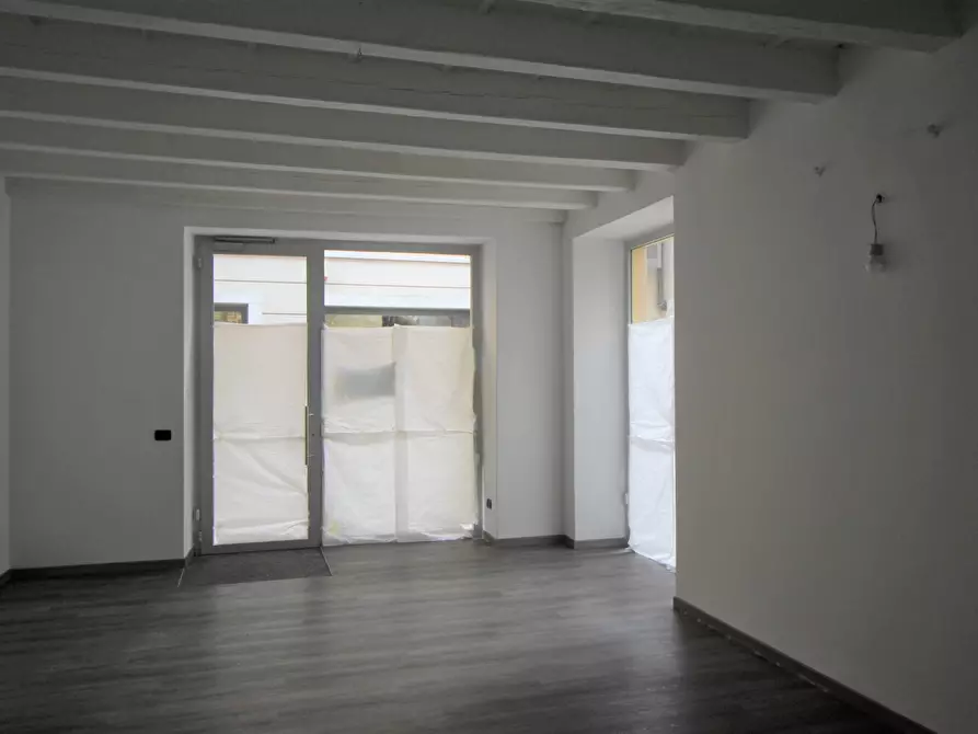 Immagine 11 di Capannone industriale in affitto  in Viale Marconi 1 a Arona