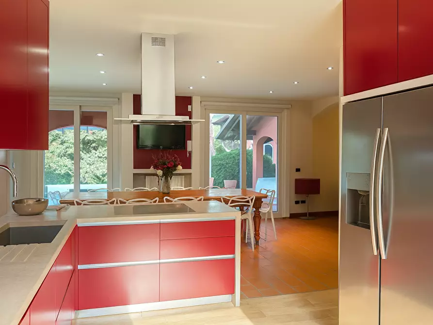 Immagine 4 di Villa in vendita  in Via Madonna della Motta 1 a Dormelletto