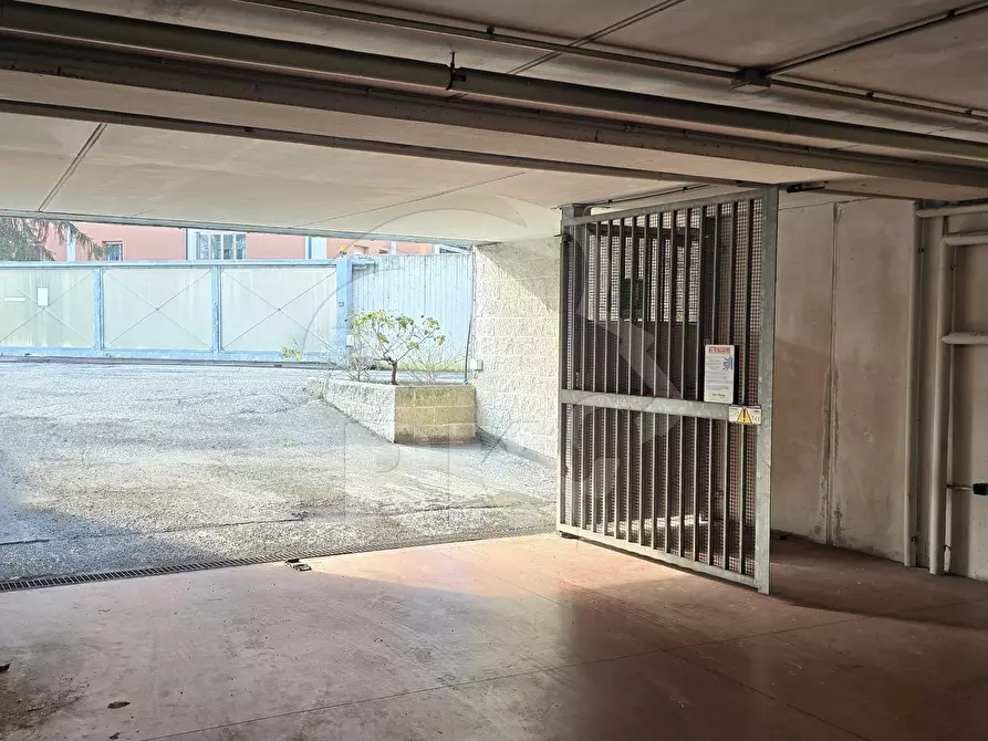 Immagine 31 di Pentalocale in vendita  in via cellini 11 a Bologna