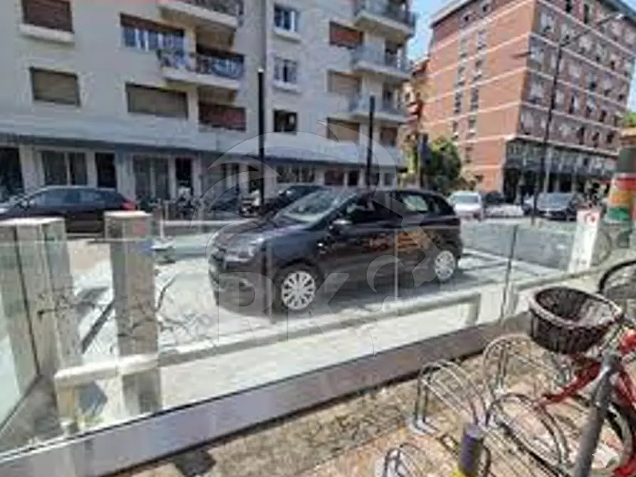 Immagine 6 di Garage in affitto  a Bologna