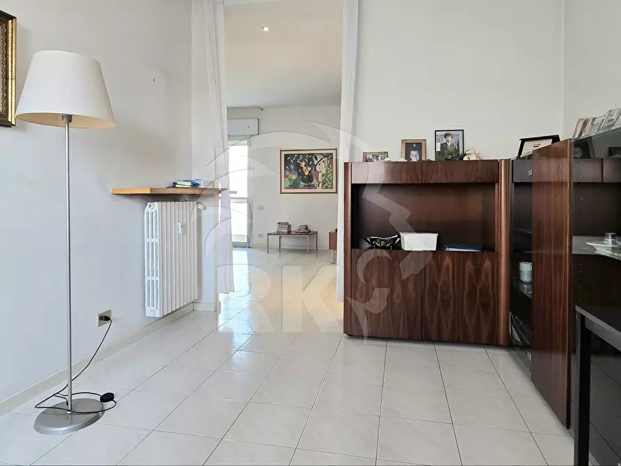 Immagine 8 di Pentalocale in vendita  in via cellini 11 a Bologna