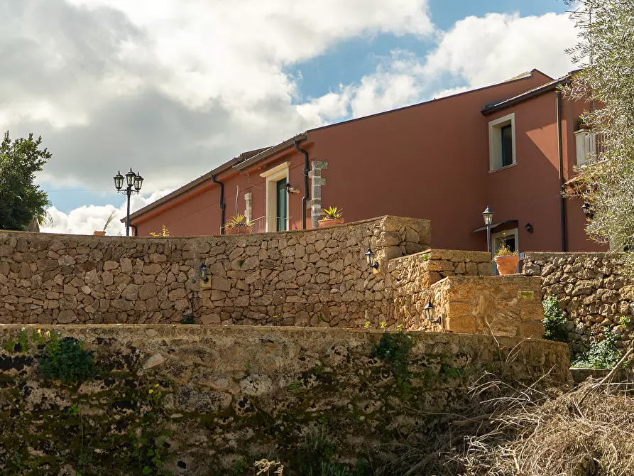 Immagine 14 di Villa in vendita  in Via Priamo 10 a Siracusa