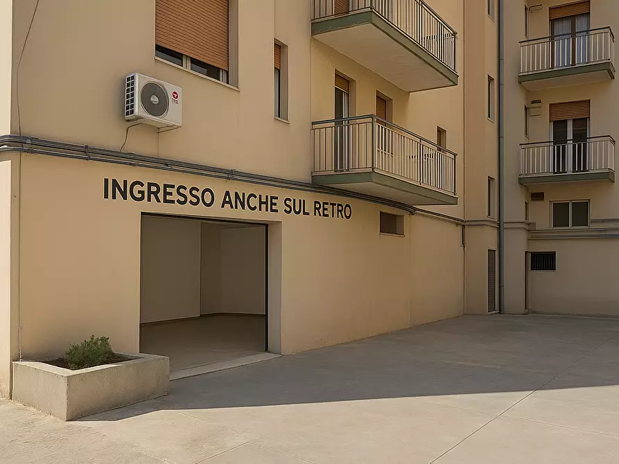 Immagine 9 di Locale commerciale in vendita  in via rossini 9 a Priolo Gargallo