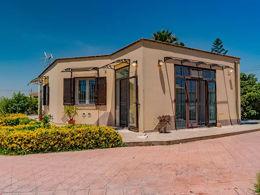 Immagine 3 di Villa in vendita  in Via Olindo Marinelli 66 a Siracusa