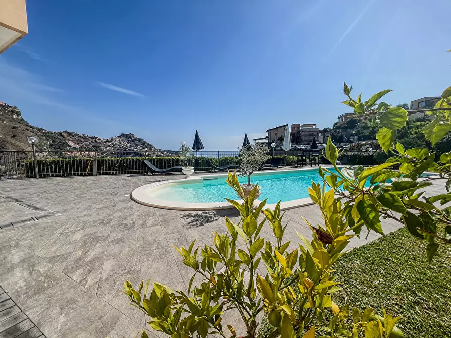 Immagine 27 di Villa in vendita  in Via Crocefisso 16 a Taormina