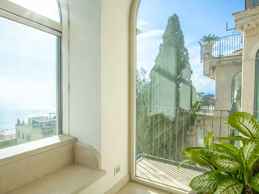 Immagine 19 di Villa in vendita  in Salita Giafari 25 a Taormina