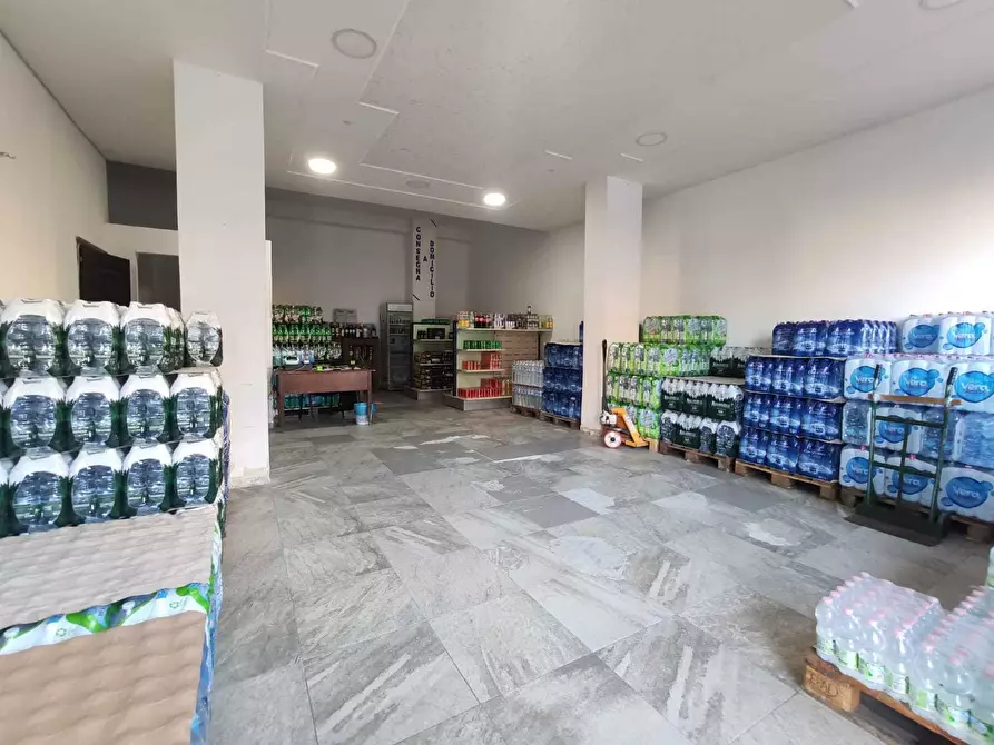 Immagine 14 di Locale commerciale in vendita  in Via Filisto 115 a Siracusa