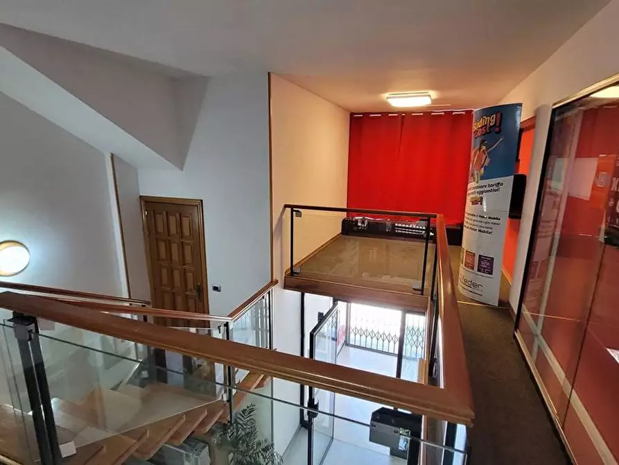 Immagine 6 di Locale commerciale in vendita  in via V.Emanuele 1740 a Canicattini Bagni