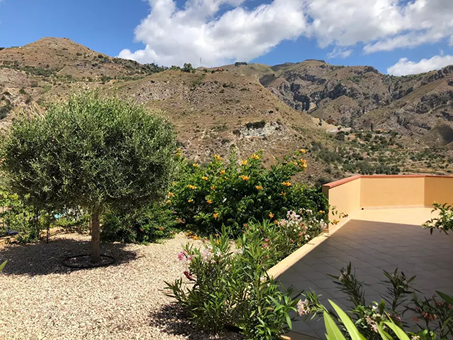 Immagine 54 di Villa in vendita  in Via Roma 21 a Taormina