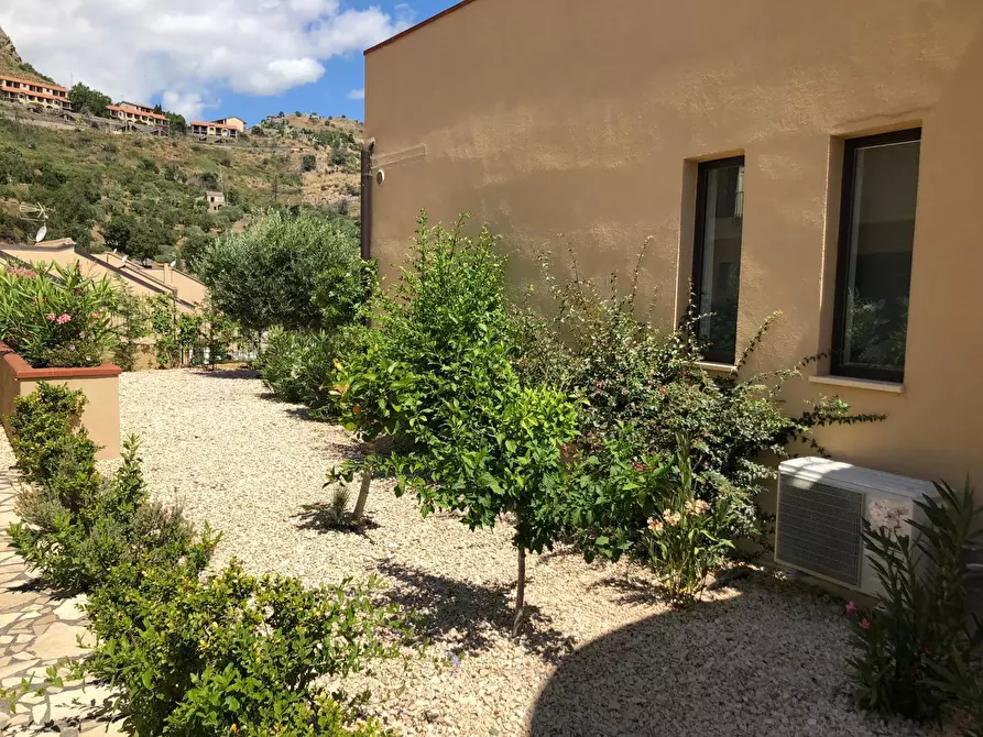 Immagine 60 di Villa in vendita  in Via Roma 21 a Taormina