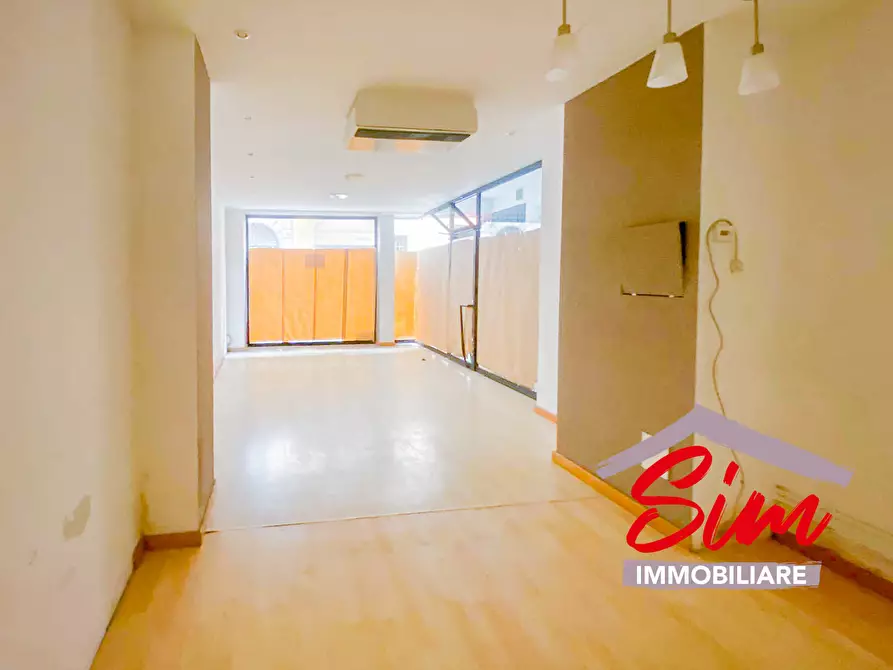 Immagine 11 di Locale commerciale in affitto  in c.so Italia snc a Novara