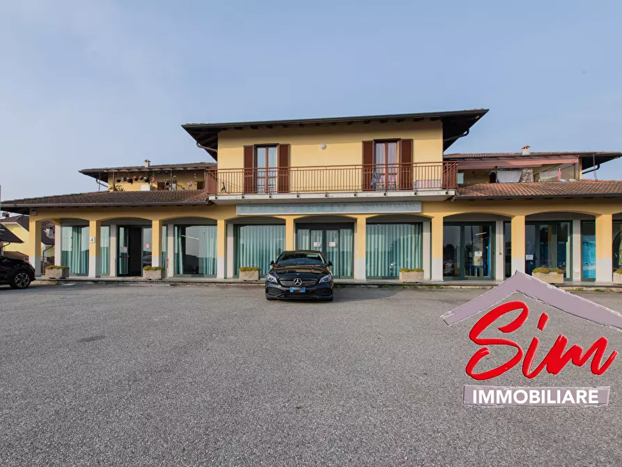 Immagine 2 di Locale commerciale in vendita  in Via Vecchia Circonvallazione sn a Oleggio