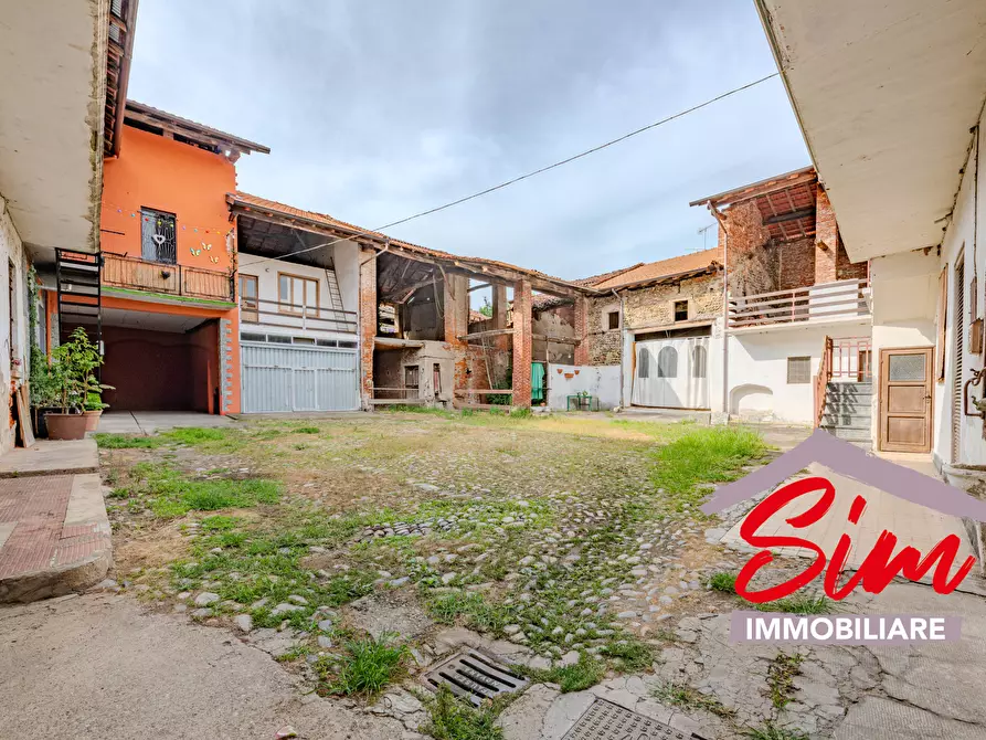 Immagine 30 di Casa semindipendente in vendita  in Via Martiri snc a Cavaglio D'agogna