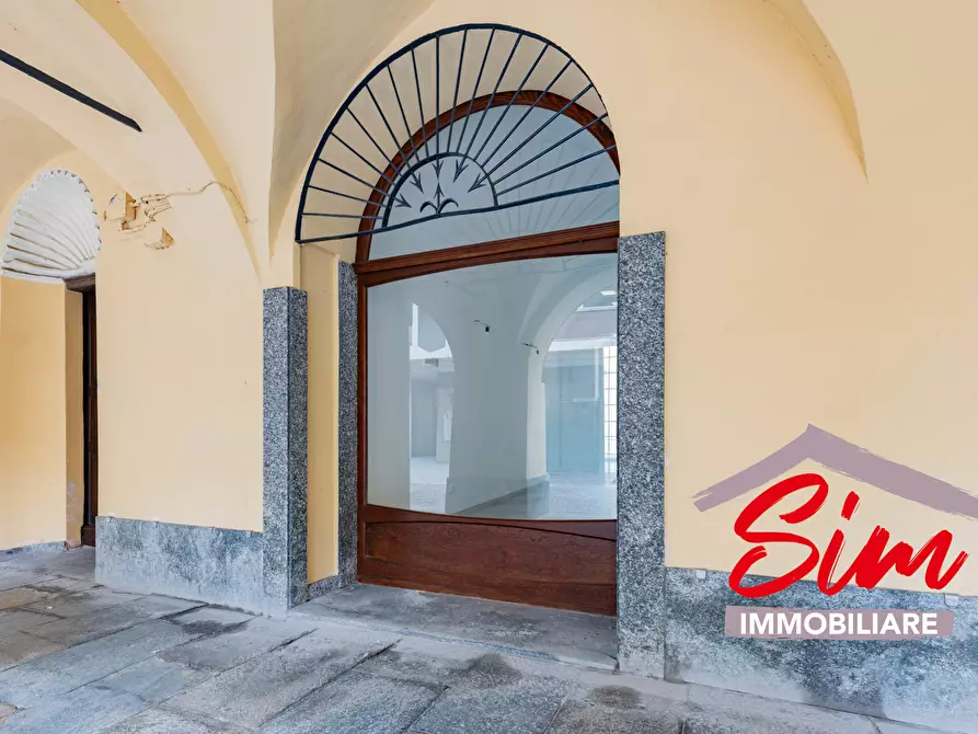 Immagine 2 di Locale commerciale in affitto  in Corso Cavour snc a Trino Vercellese