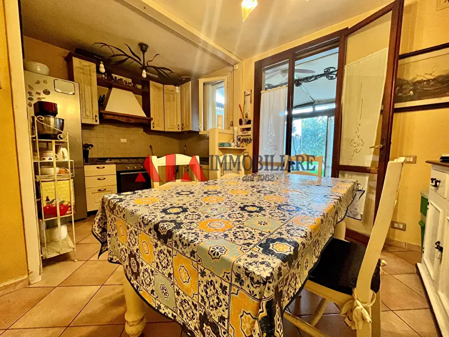 Immagine 6 di Villa in vendita  in Via Vittorio Veneto a Pontedera