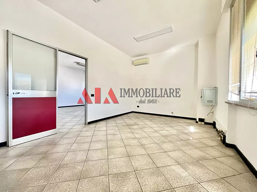 Immagine 12 di Ufficio in affitto  in Via D'acquisto Salvo a Pontedera