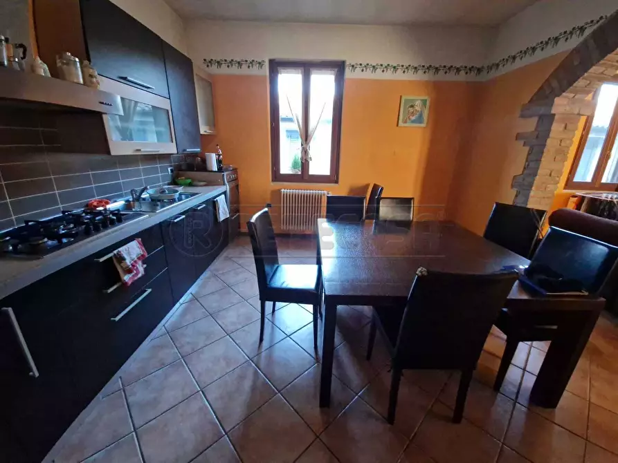 Immagine 4 di Trilocale in vendita  in Via Guglielmo Marconi a Grumello Cremonese Ed Uniti