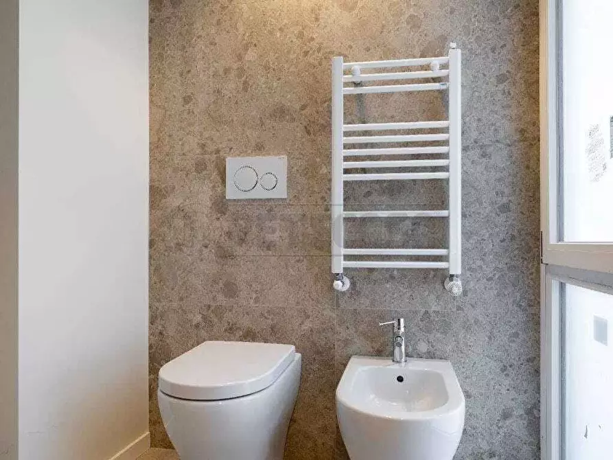 Immagine 7 di Appartamento in vendita  a Bergamo