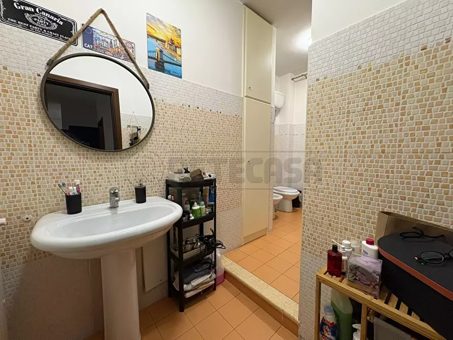 Immagine 12 di Trilocale in affitto  in Via Manfredo de Paolis a Marcianise