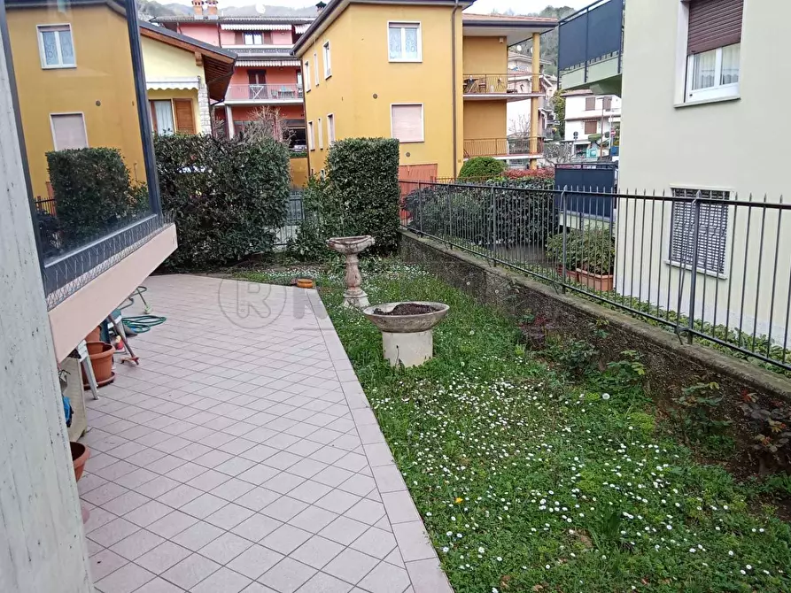 Immagine 9 di Villa in affitto  a Nembro