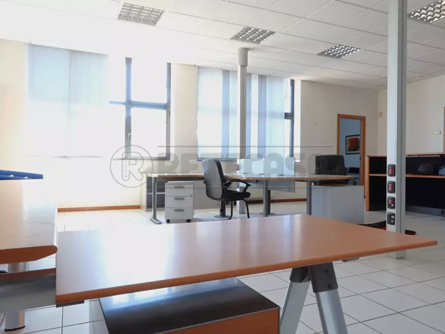 Immagine 4 di Ufficio in affitto  in Via Chiuppese 3 a Monticello Conte Otto