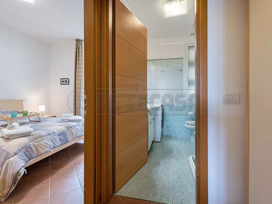 Immagine 11 di Appartamento in vendita  in Via Giuseppe Mazzini 1 a Padenghe Sul Garda