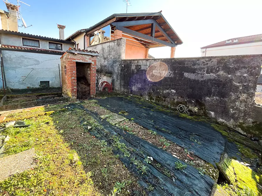 Immagine 63 di Rustico / casale in vendita  in Via Valle a Sovizzo
