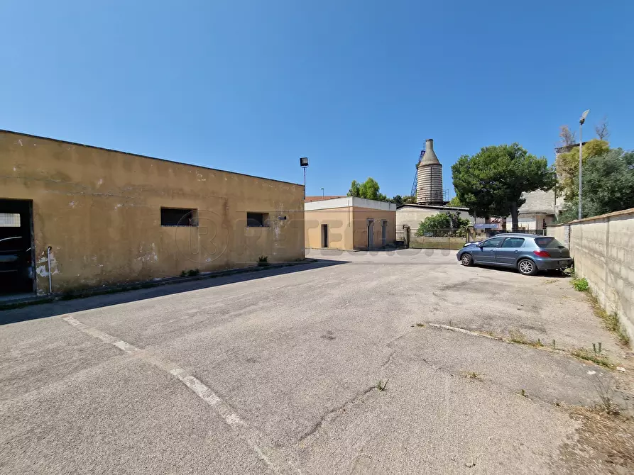 Immagine 45 di Laboratorio in vendita  in Via Neviano 37 a Seclì