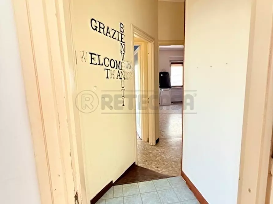 Immagine 23 di Trilocale in vendita  in Via Sandro Pertini 1 a Salerno