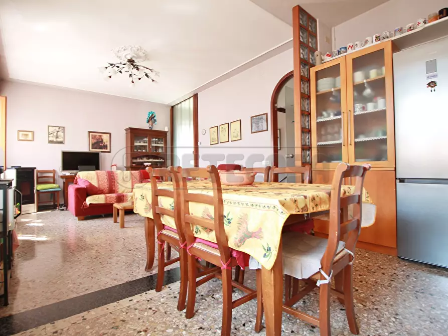 Immagine 11 di Casa semindipendente in vendita  in Via XXIV Maggio 43 a Montebello Vicentino