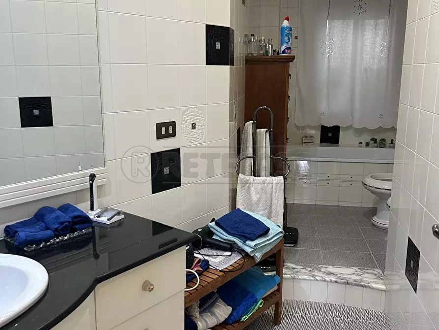 Immagine 11 di Quadrilocale in vendita  in VIA ALCIDE DE GASPERI 17 a Caltanissetta