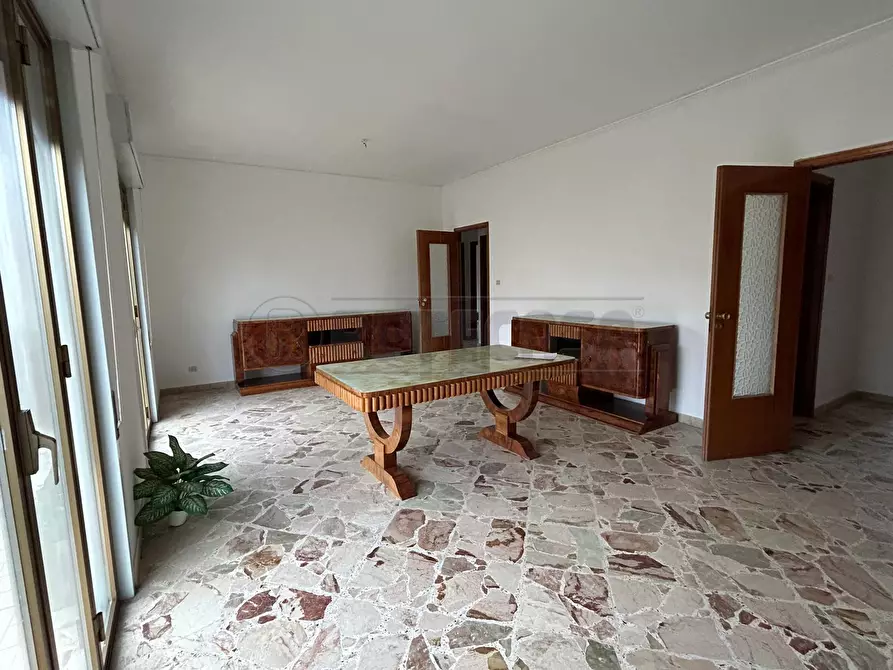 Immagine 9 di Pentalocale in vendita  in Via Malta 47 a Caltanissetta