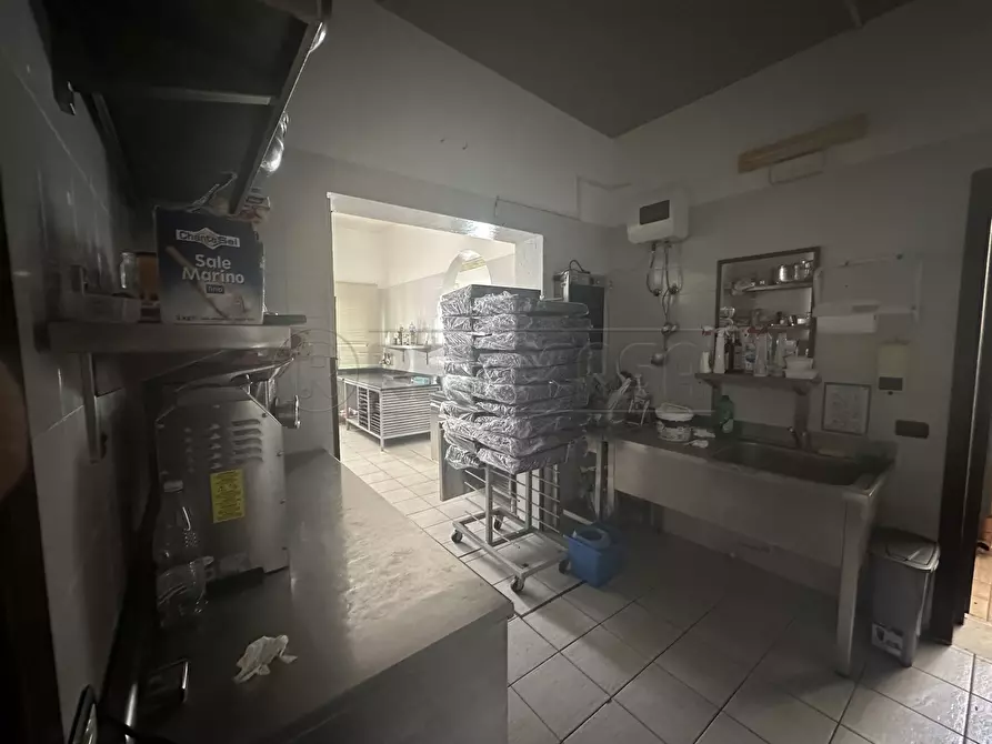 Immagine 18 di Pizzeria / Pub in vendita  a Campobello Di Mazara