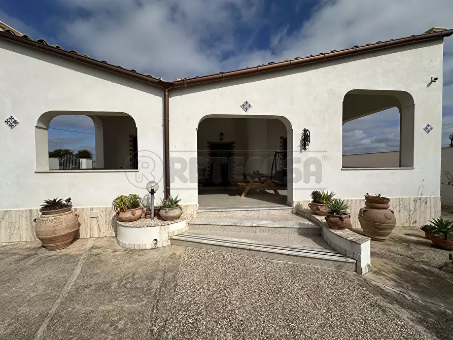 Immagine 2 di Villa in vendita  a Campobello Di Mazara