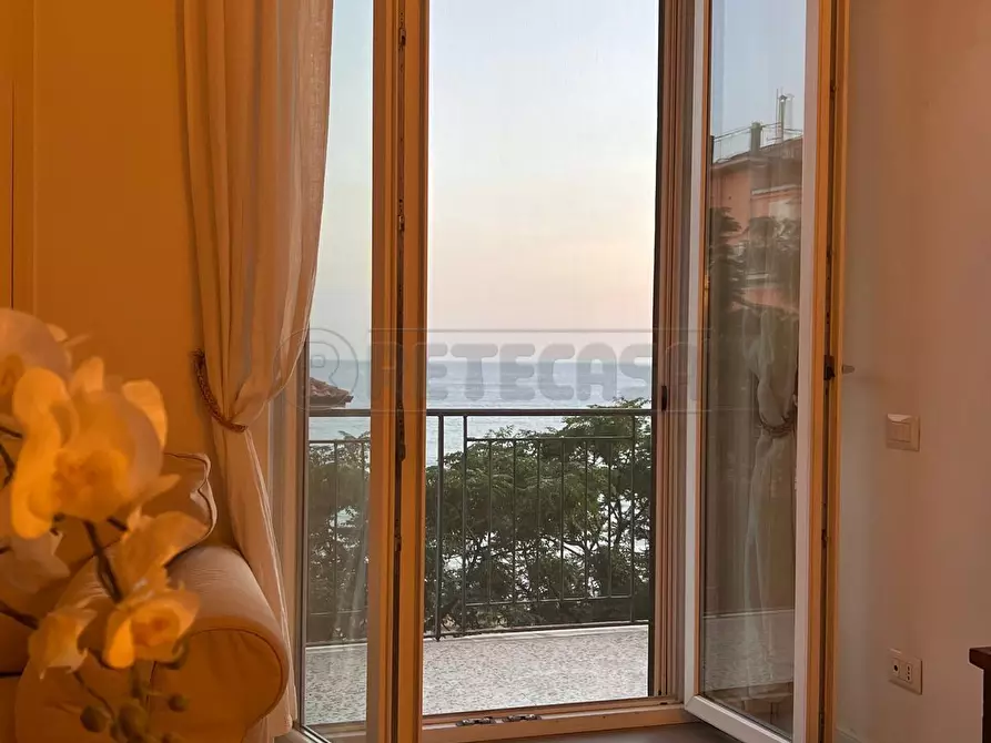 Immagine 41 di Quadrilocale in affitto  in Lungomare Cristoforo Colombo 39 a Salerno