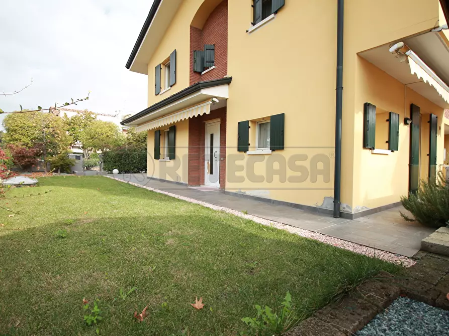 Immagine 1 di Porzione di casa in affitto  in Via Venezia 17 a Montebello Vicentino