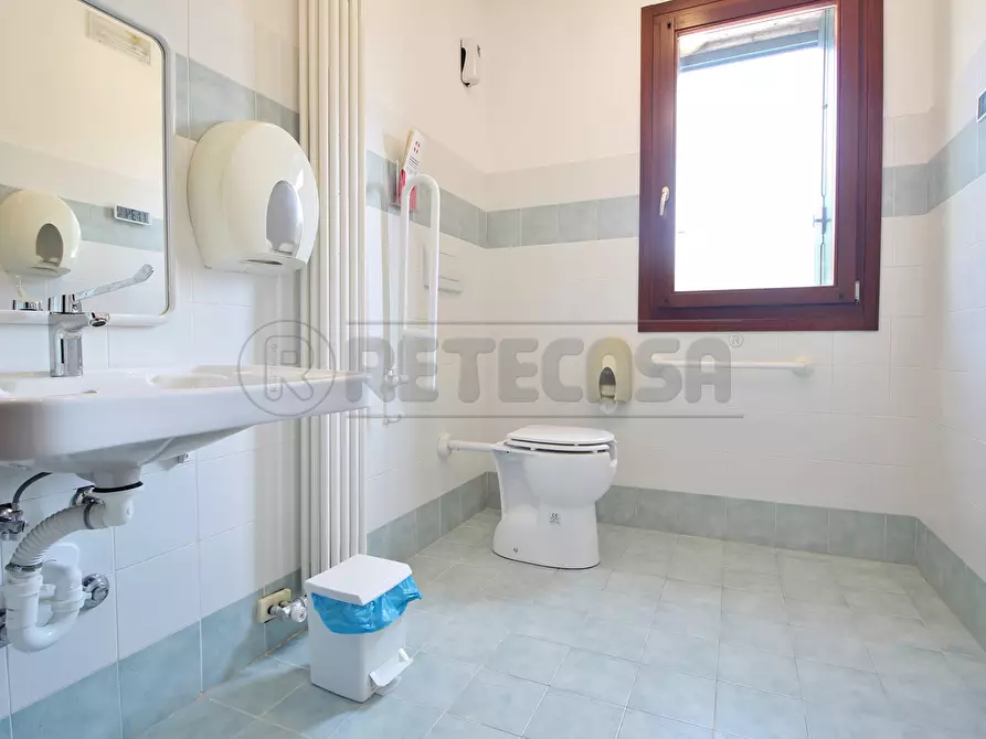 Immagine 10 di Ufficio in affitto  in VIA ALCIDE DE GASPERI 80 a Montecchio Maggiore