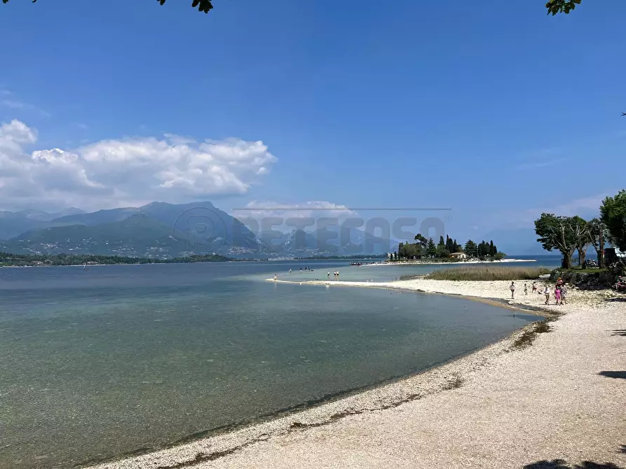 Immagine 39 di Bilocale in vendita  in Via del Torchio 21F a Manerba Del Garda