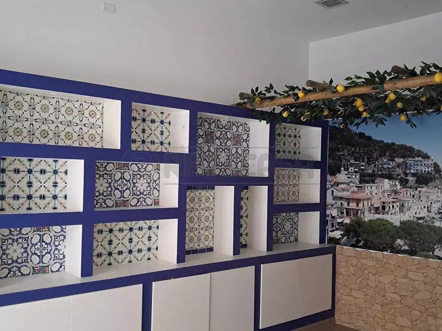 Immagine 5 di Locale commerciale in affitto  in Via Posidonia 54 a Salerno