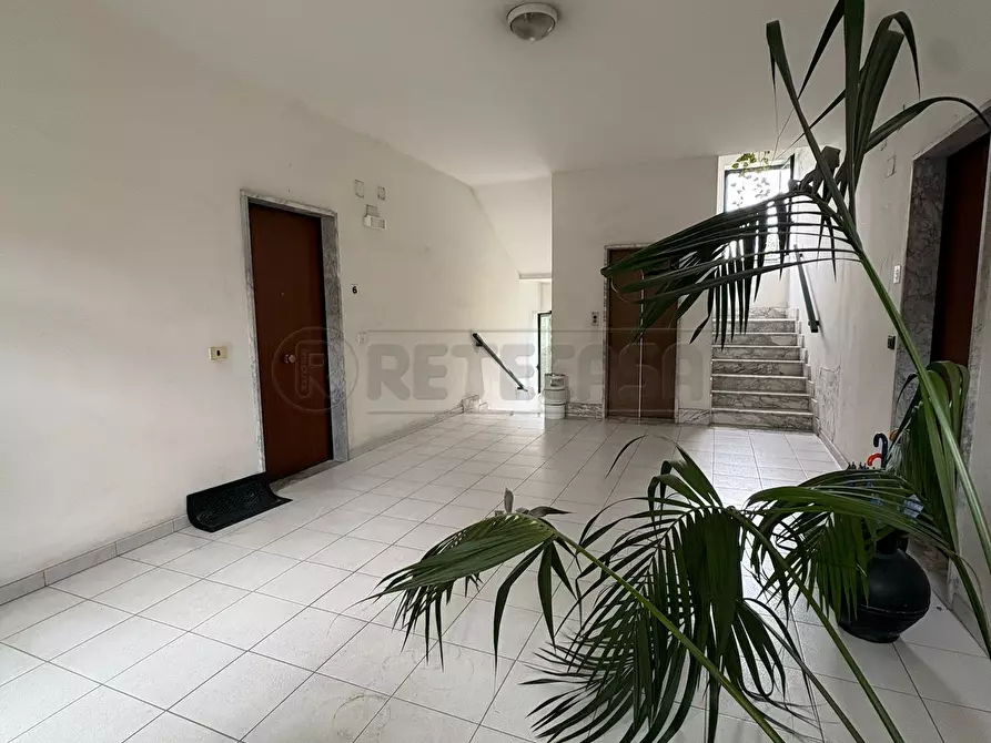 Immagine 58 di Pentalocale in vendita  in Via de Sanctis a Marcianise