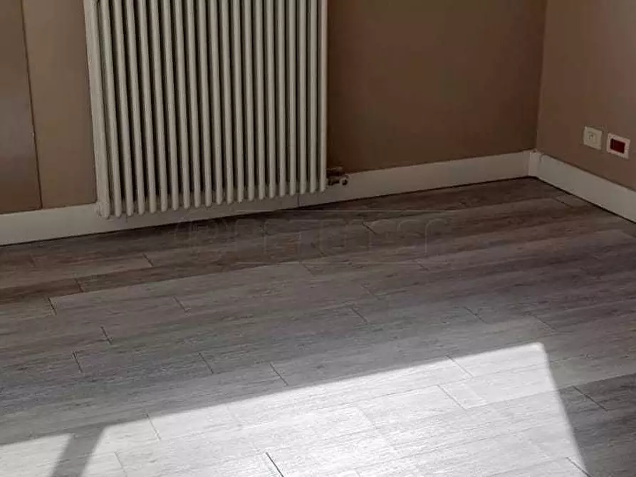 Immagine 22 di Ufficio in vendita  a Seriate