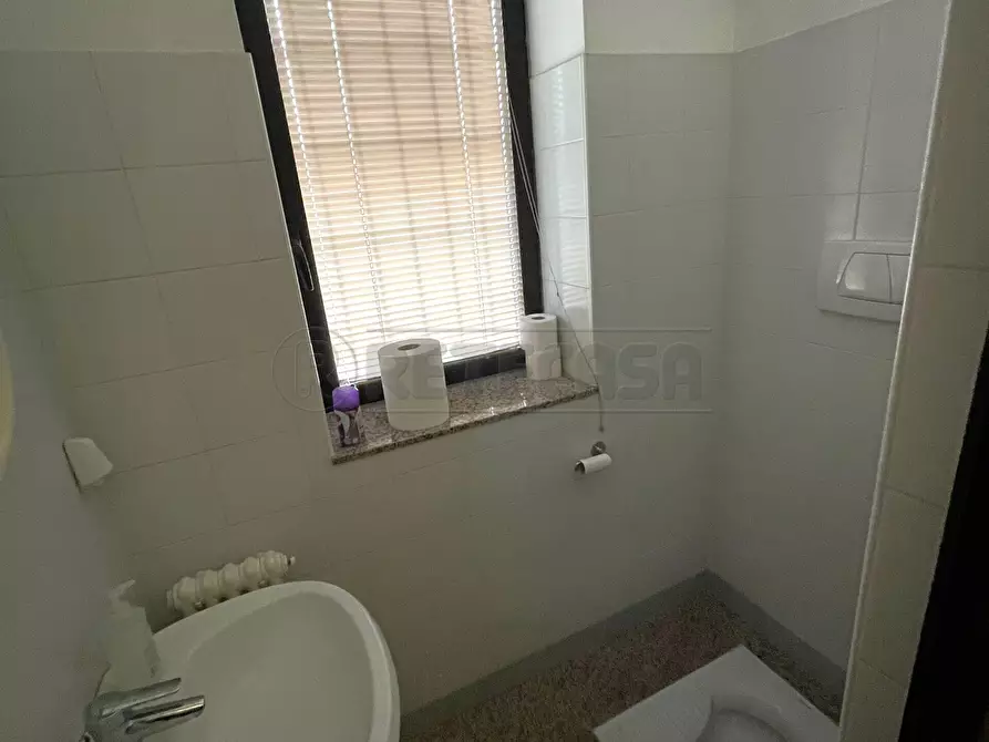 Immagine 10 di Ufficio in affitto  in Via Roma 119 a Torri Di Quartesolo