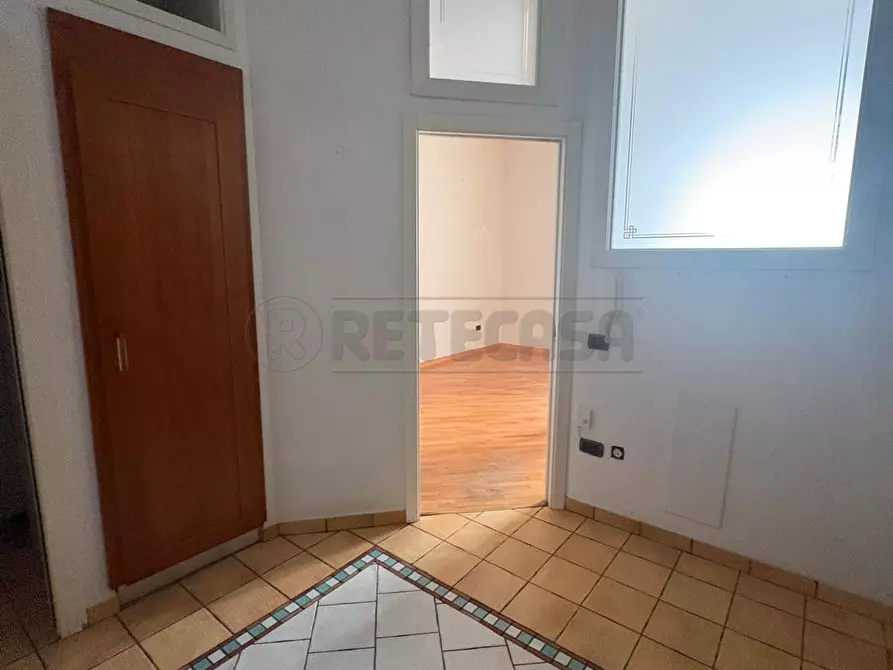 Immagine 12 di Pentalocale in affitto  in via renato de martino 16 a Salerno