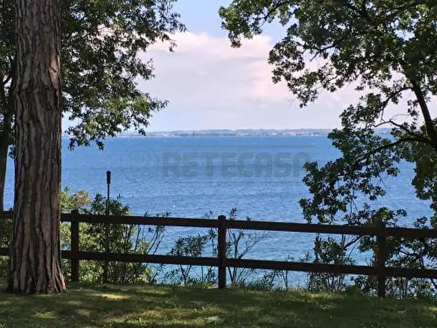 Immagine 4 di Appartamento in vendita  in Via Giuseppe Mazzini 1 a Padenghe Sul Garda