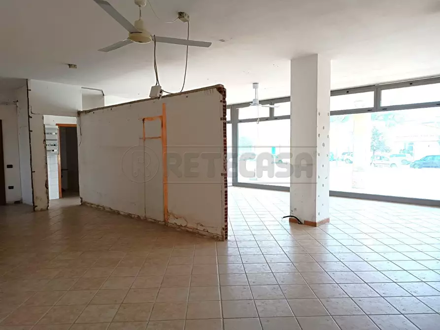 Immagine 4 di Locale commerciale in vendita  in Via Papa Giovanni XXIII a Barbarano Mossano