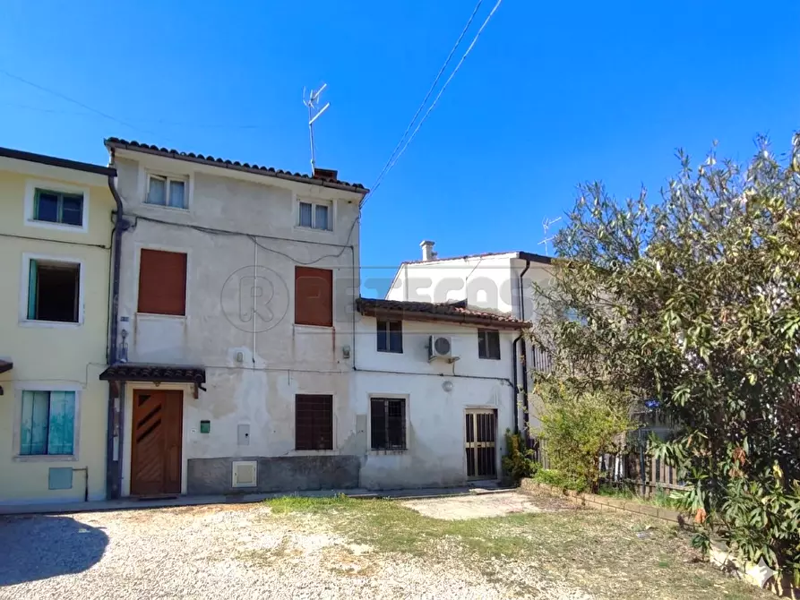 Immagine 1 di Casa semindipendente in vendita  in Via Tadiotti 25 a Montorso Vicentino